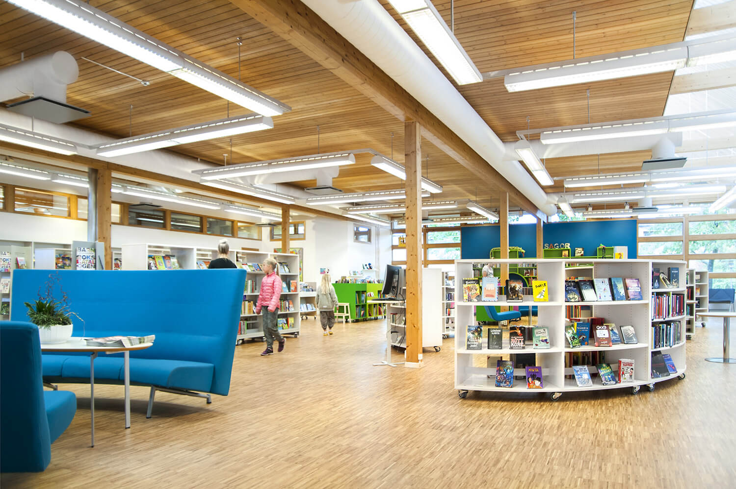 Frontline Curve Shelving