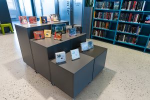 Maria Podium Display