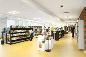 Maria Podium Display